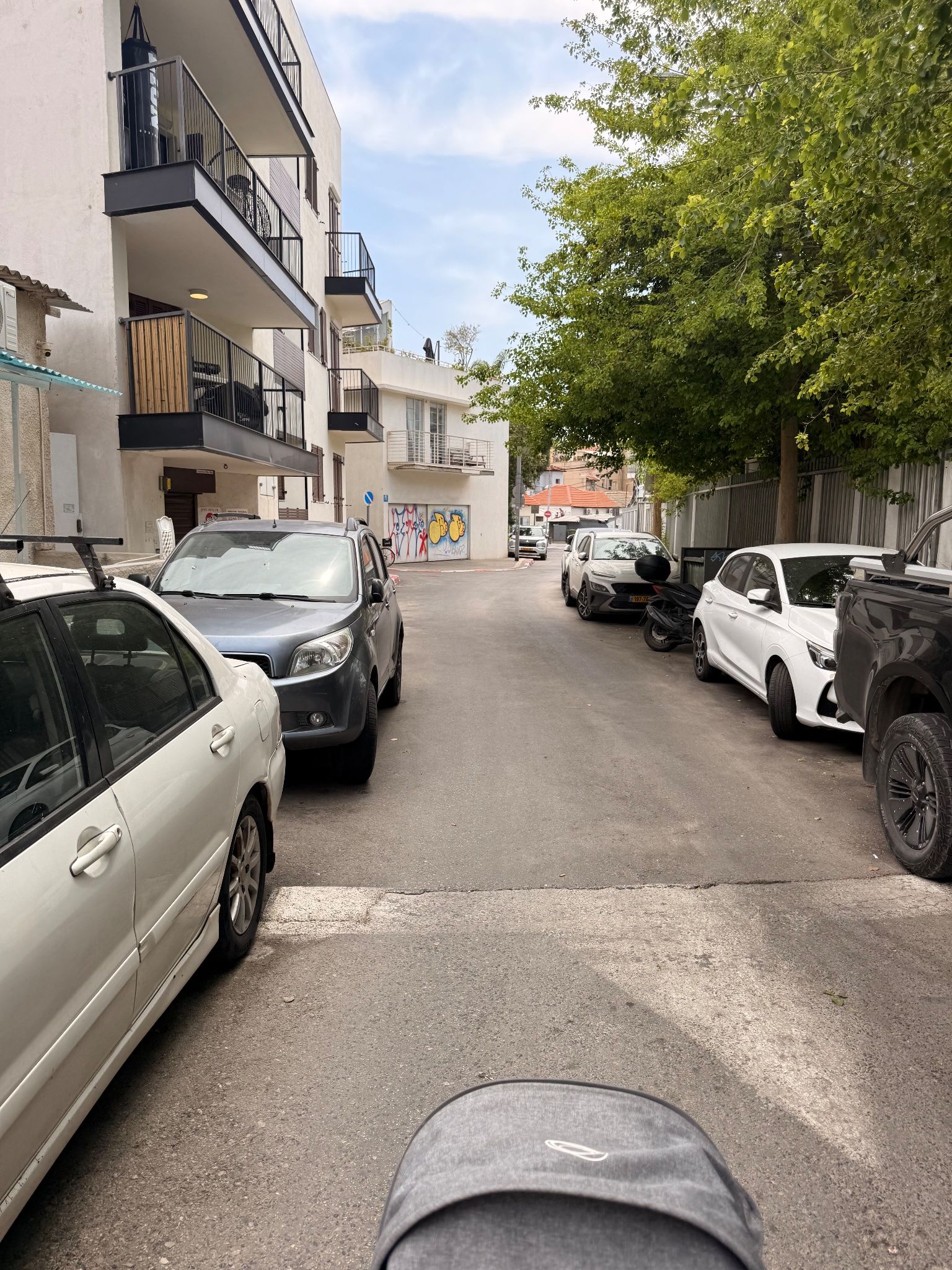 צריך מדרכה