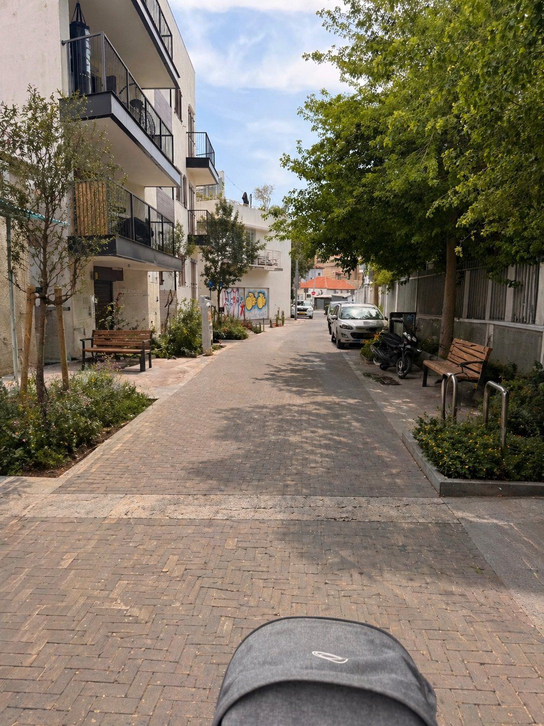 צריך מדרכה